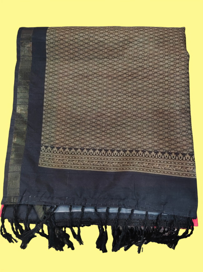 Elegant Cotton Saree with Golden Zari Work and Contrast Pallu
