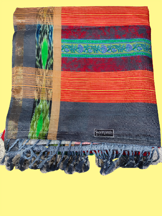Elegant Cotton Saree with Golden Zari Work and Contrast Pallu