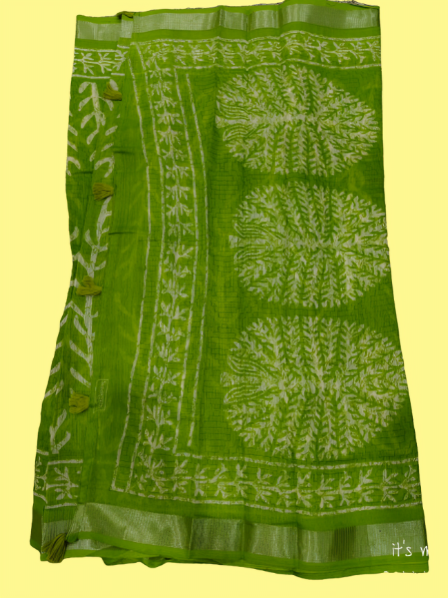 Elegant Handcrafted Printed Saree with Traditional Leaf & Floral Motifs