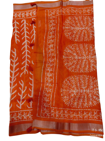 Handloom Saree with White Leaf Motifs