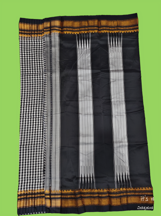 Checked Saree with Rich Zari Border