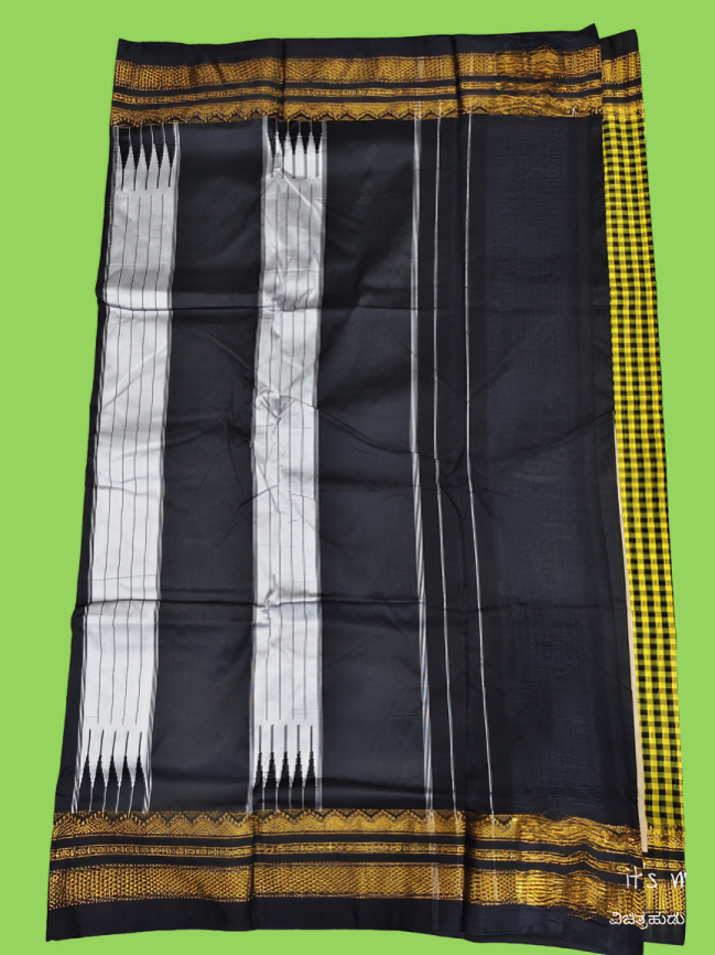 Checked Saree with Rich Zari Border